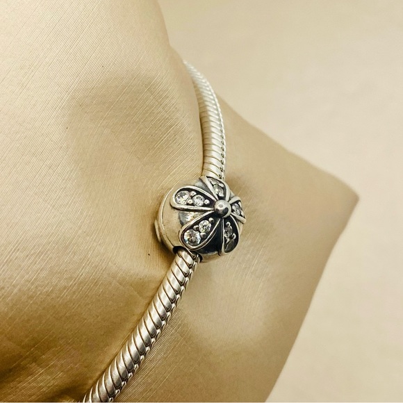 EUC Pandora 791493CZ Sterling Silver Dazzling Daisies Clip w/ Clear Zirconia - Picture 6 of 10